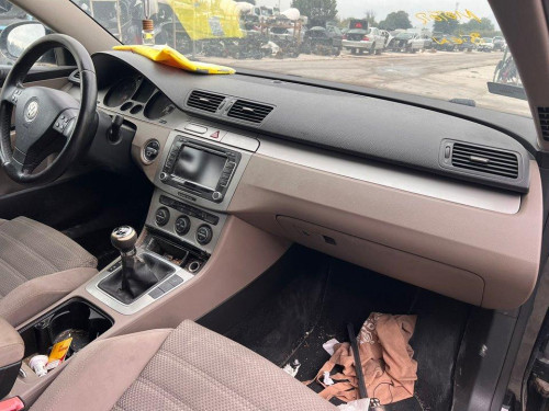 VOLKSWAGEN PASSAT VARIANT (3C5) — vehículo donante para recambios 