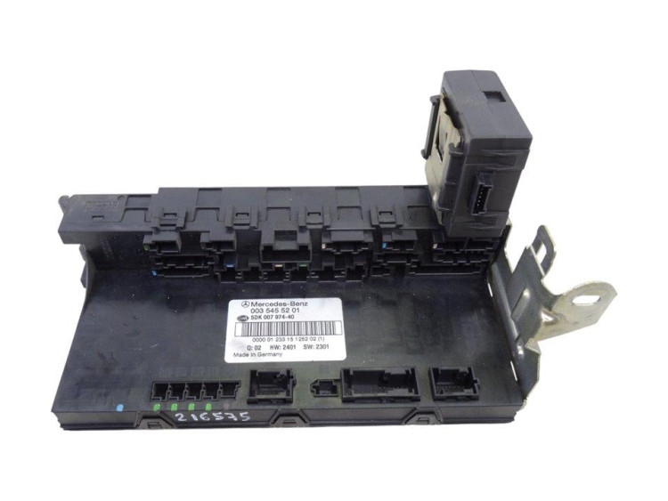CAJA RELES / FUSIBLES