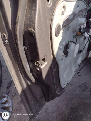 CERRADURA PUERTA DELANTERA IZQUIERDA