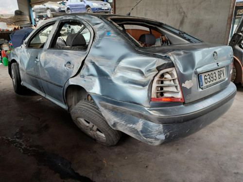  SKODA OCTAVIA BERLINA (1U2) 