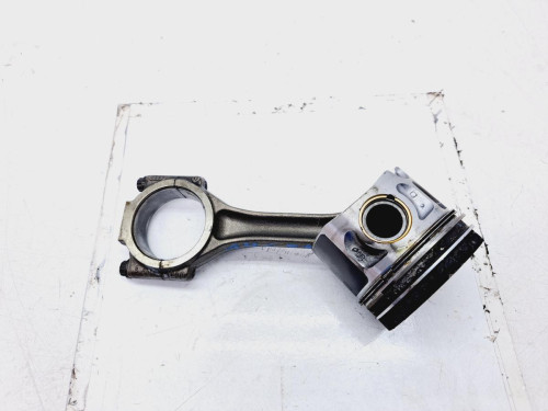 PISTON Ford GALAXY (VY) 
