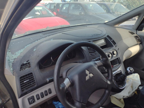  MITSUBISHI GRANDIS (NA0W) 