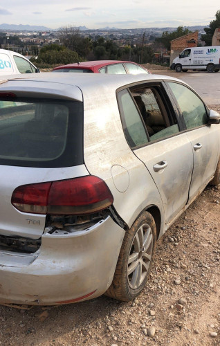 VOLKSWAGEN GOLF VI (5K1)(10.2008) — vehículo donante para recambios 