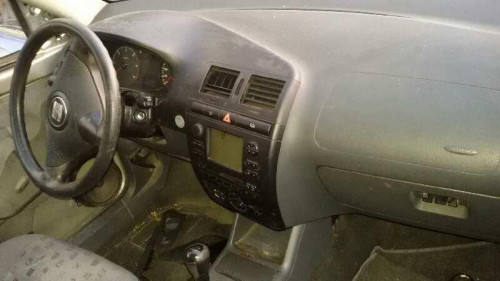 SEAT IBIZA (6K1) — vehículo donante para recambios 