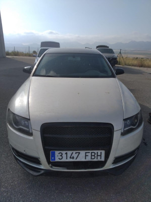 AUDI A6 BERLINA (4F2)