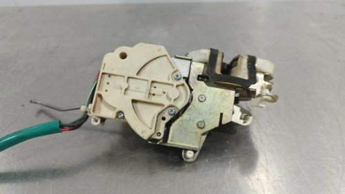  CERRADURA PUERTA DELANTERA IZQUIERDA 