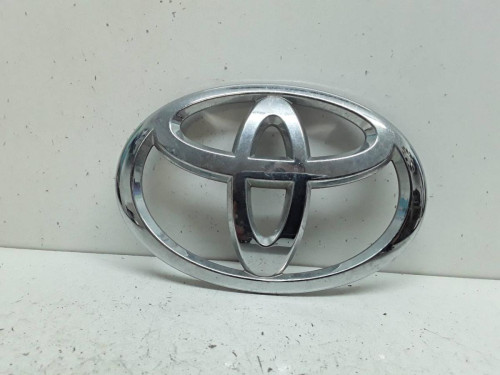 REJILLA DELANTERA TOYOTA AVENSIS (T27) 