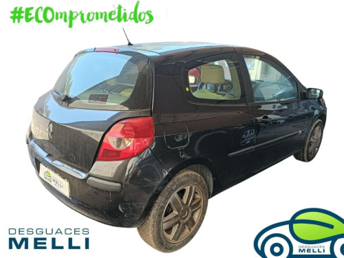 RENAULT CLIO III — vehículo donante para recambios 
