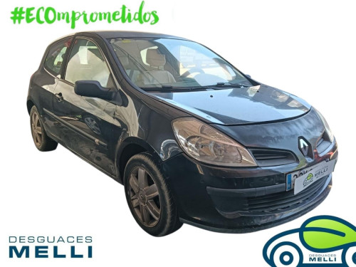 RENAULT CLIO III — vehículo donante para recambios 