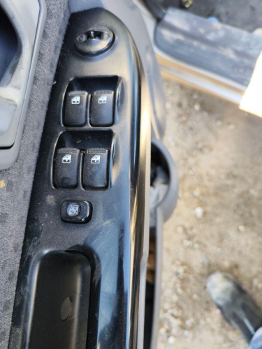 MANDO ELEVALUNAS DELANTERO IZQUIERDO Kia CARENS (RS) 