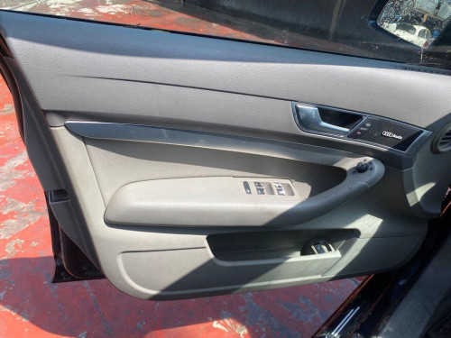  AUDI A6 BERLINA (4F2) 