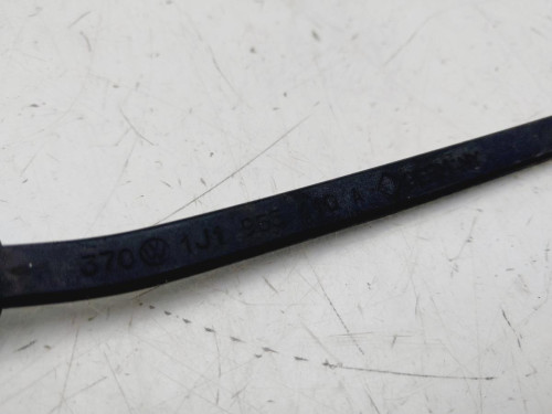 BRAZO LIMPIA DELANTERO DERECHO Volkswagen GOLF IV BERLINA (1J1)(10.1997) 