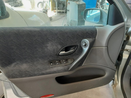 RENAULT LAGUNA II (BG0) — vehículo donante para recambios 