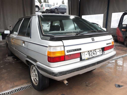  RENAULT 