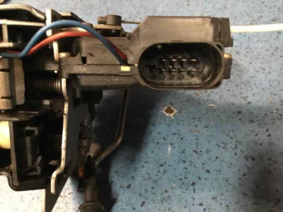 CERRADURA PUERTA DELANTERA IZQUIERDA