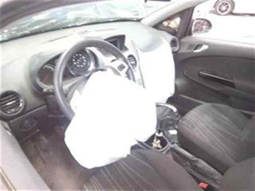 OPEL CORSA D — vehículo donante para recambios 