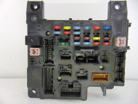 CAJA RELES / FUSIBLES