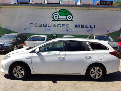 TOYOTA AURIS TOURING SPORTS (E18)