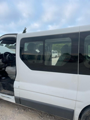 NISSAN PRIMASTAR (X83)