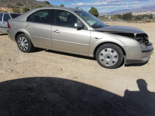 FORD MONDEO BERLINA (GE) — vehículo donante para recambios 