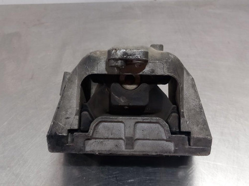  SOPORTE MOTOR DERECHO 