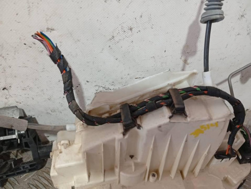 CERRADURA PUERTA TRASERA IZQUIERDA 