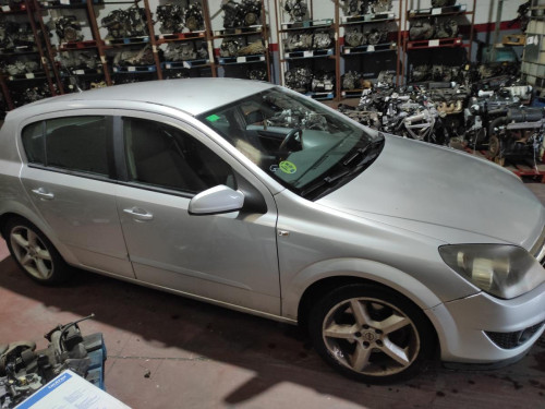 OPEL ASTRA H BERLINA — vehículo donante para recambios 