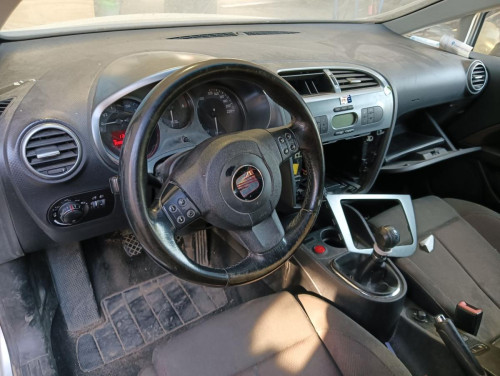 SEAT LEON (1P1) — vehículo donante para recambios 