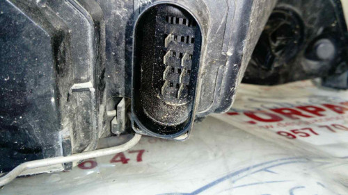 FARO IZQUIERDO Ford FOCUS BERLINA (CAK) 