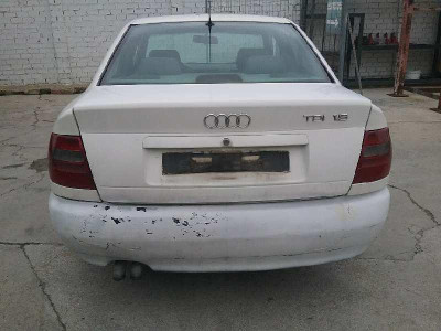 AUDI A4 AVANT (B5)