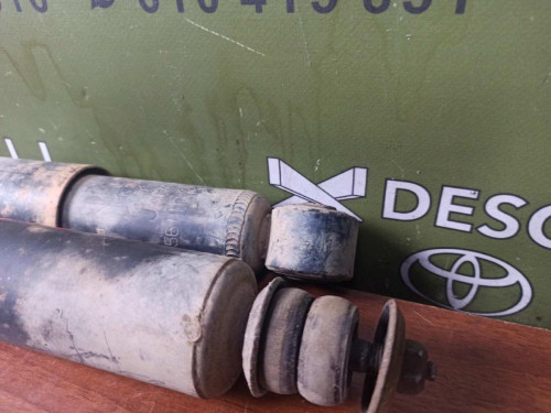 JUEGO AMORTIGUADORES DELANTERO NISSAN PICKUP (D22) 