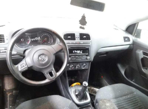 VOLKSWAGEN POLO V (6R1) — vehículo donante para recambios 