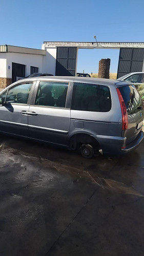 Citroen C8 (2002->) HDi 120 Premier — vehículo donante para recambios 