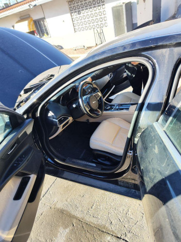 GOMAS CONTORNO PUERTA Jaguar XE 