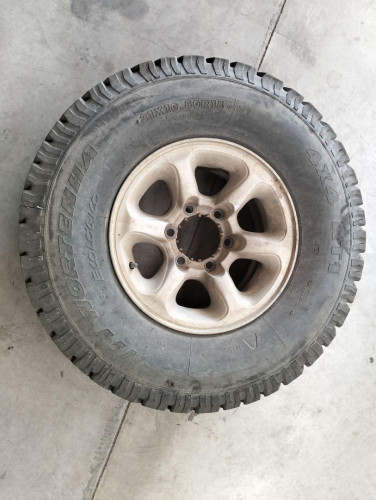 LLANTA Mitsubishi MONTERO (V20/V40) 