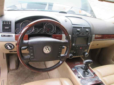VOLKSWAGEN TOUAREG (7LA)