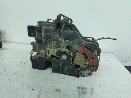  CERRADURA PUERTA TRASERA DERECHA AUDI A4 AVANT (8E) 