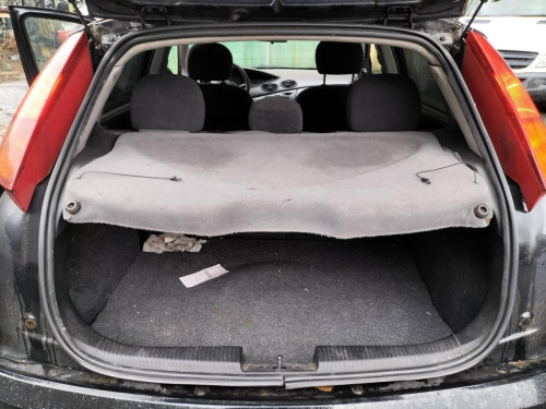  FORD FOCUS BERLINA (CAK) 