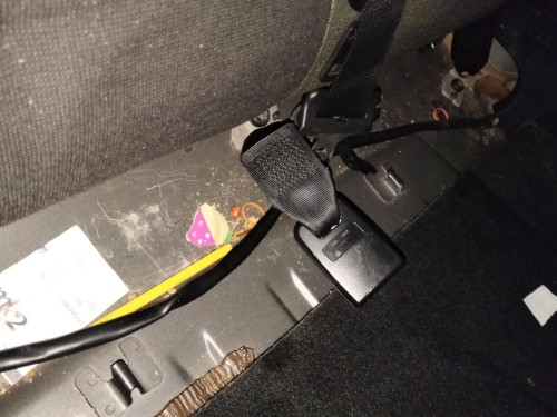 ENGANCHE CINTURON TRASERO IZQUIERDO Ford FIESTA (CBK) 