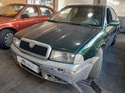 SKODA OCTAVIA BERLINA (1U2)
