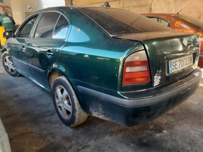 SKODA OCTAVIA BERLINA (1U2)
