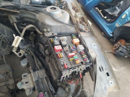  CAJA RELES / FUSIBLES AUDI A3 (8P1) 