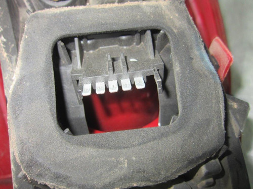  PILOTO TRASERO IZQUIERDO OPEL CORSA D 