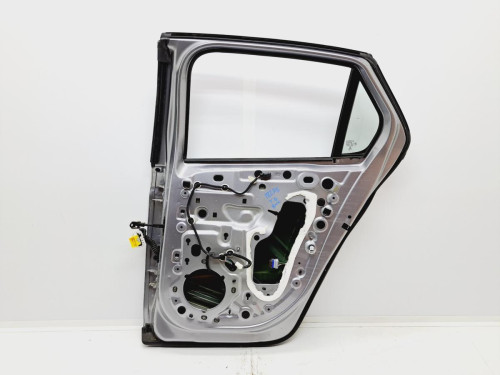PUERTA TRASERA DERECHA OPEL CORSA F 