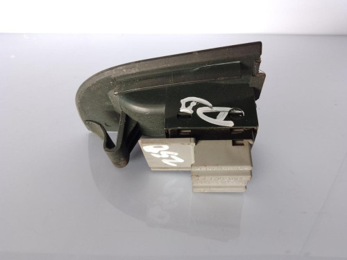 MANDO ELEVALUNAS DELANTERO DERECHO Audi A6 AVANT (4B5) 