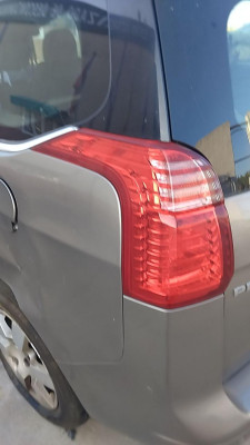 PILOTO TRASERO IZQUIERDO Peugeot 5008 (09.2009->)