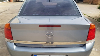 TAPA MALETERO Opel Vectra C Berlina (2002->)