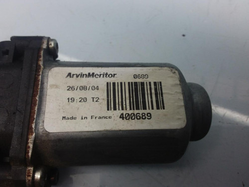 MOTOR ELEVALUNAS TRASERO DERECHO 