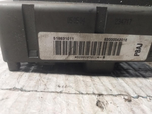  CAJA RELES / FUSIBLES 