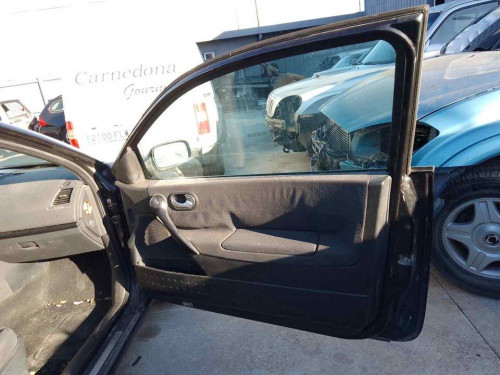 RENAULT MEGANE II BERLINA 3P — vehículo donante para recambios 